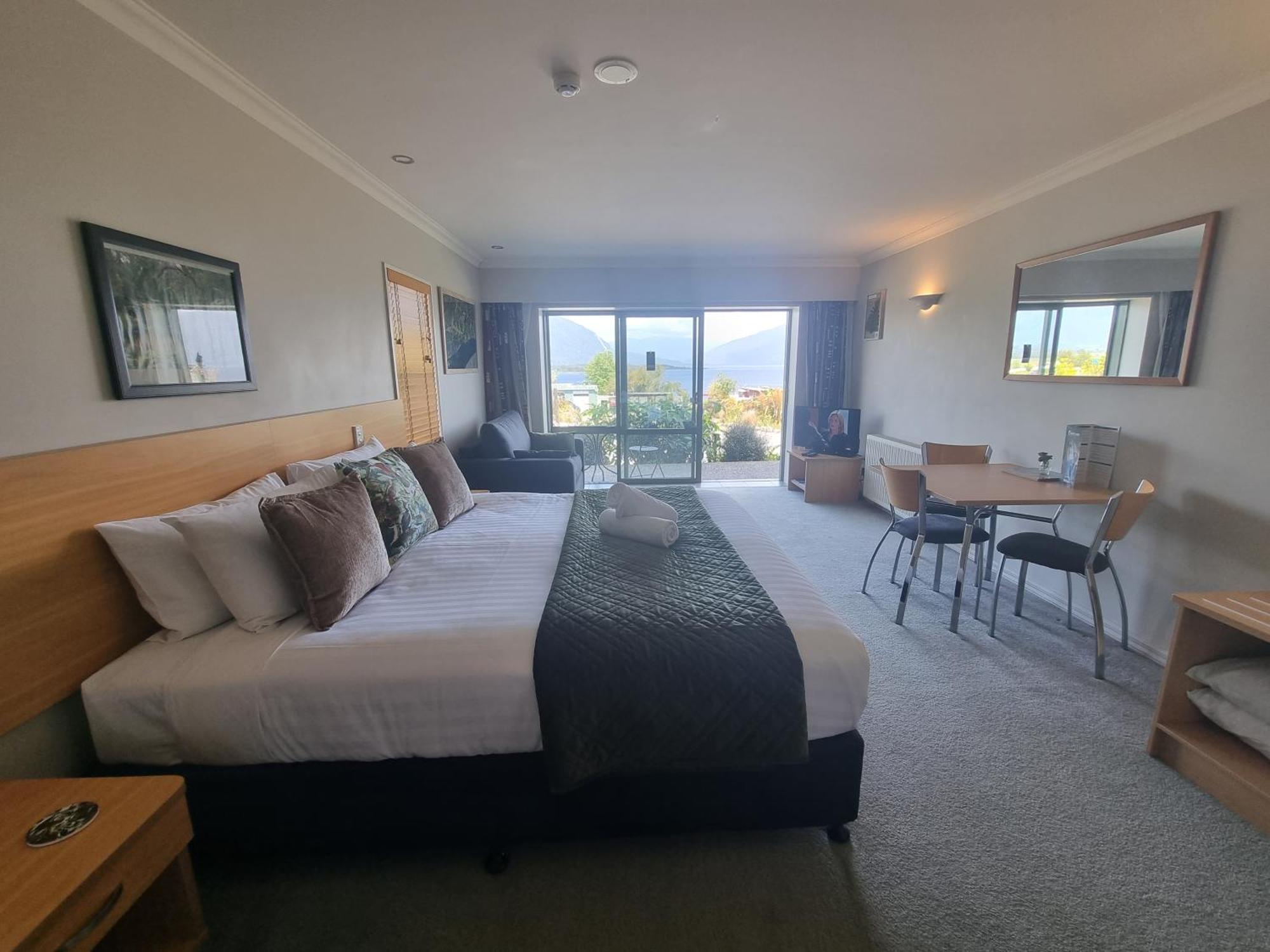 Hotel Lake Brunner Greymouth Exterior foto