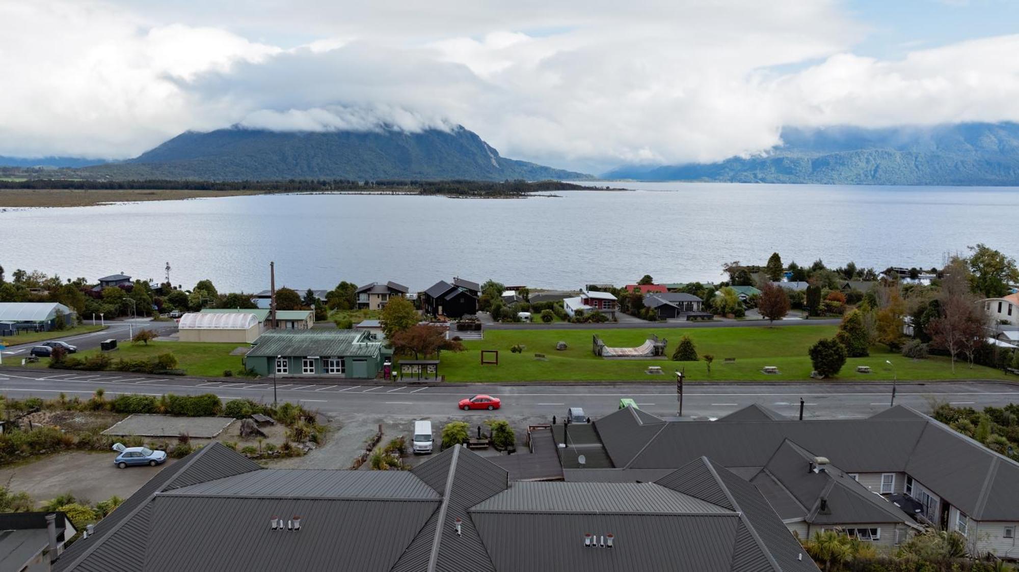 Hotel Lake Brunner Greymouth Exterior foto