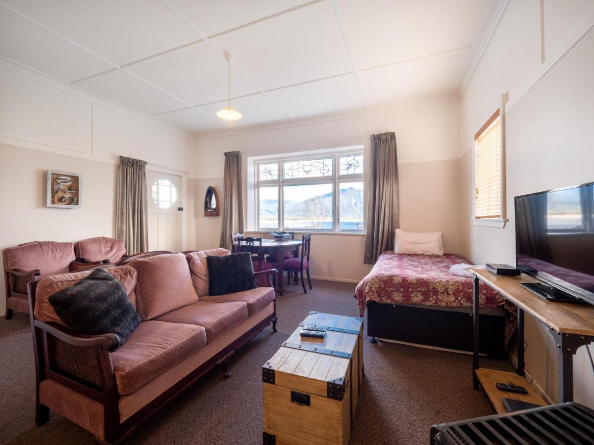 Hotel Lake Brunner Greymouth Exterior foto